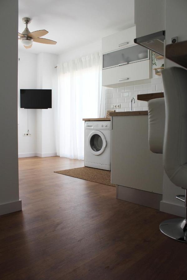 Beautiful Brand New 2 Bedroom Flat With Terrace Малага Екстериор снимка