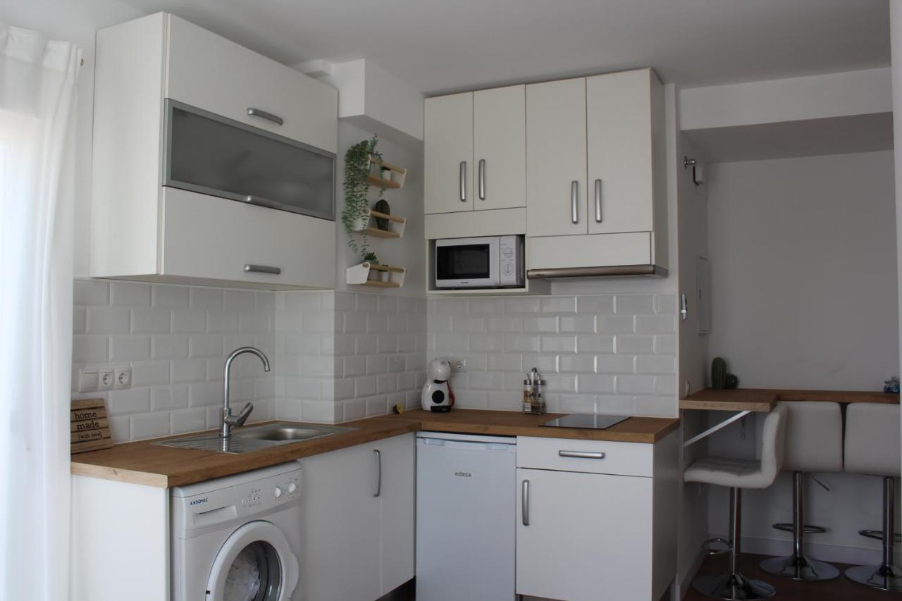 Beautiful Brand New 2 Bedroom Flat With Terrace Малага Екстериор снимка
