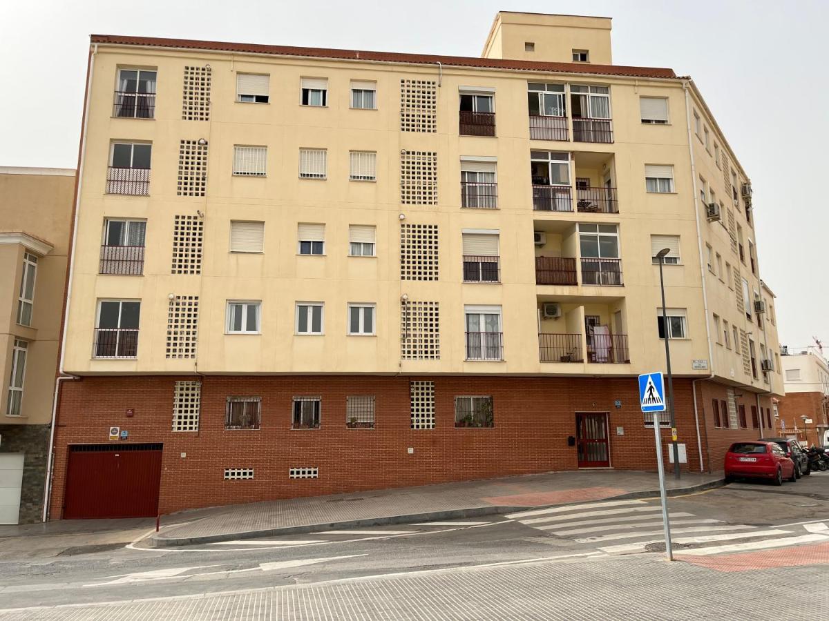 Beautiful Brand New 2 Bedroom Flat With Terrace Малага Екстериор снимка